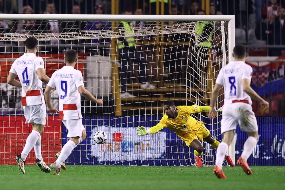 勇士内线防守改善，篮板率提升